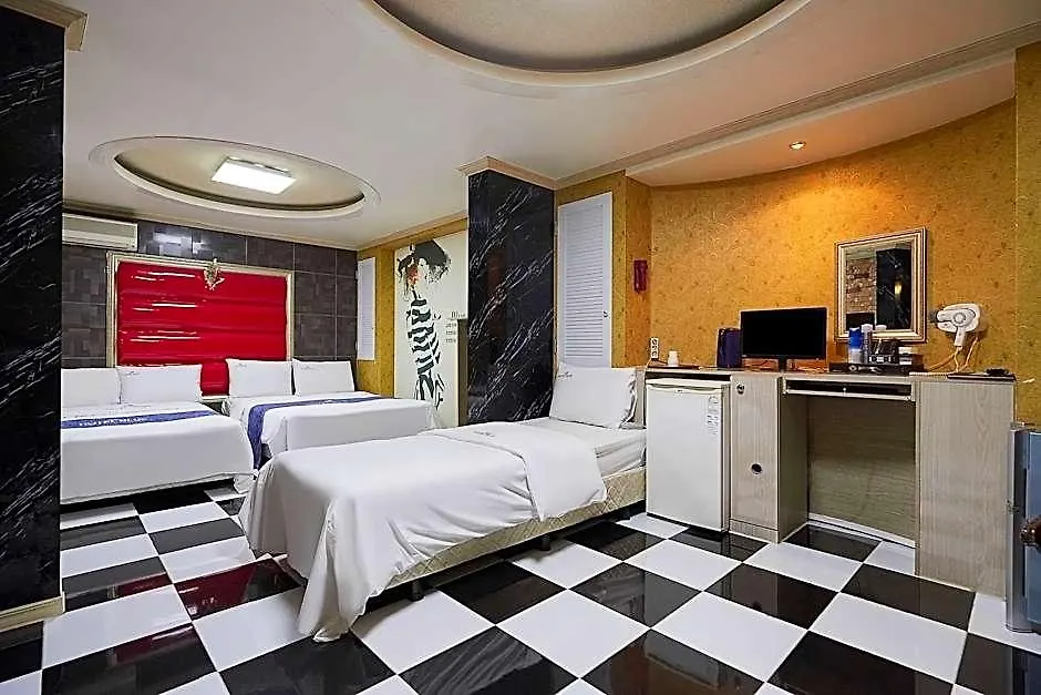 Songdo Blue Hotel Incheon 2*,
